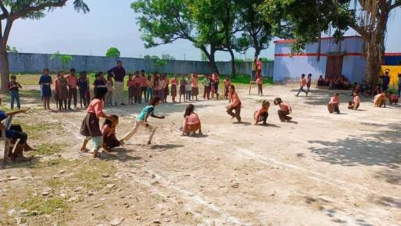 फोटो 01::::खो-खो प्रतियोगिता में प्रतिभाग करतीं छात्राएं। संवाद फोटो 01::::खो-खो प्रतियोगिता में प्रतिभाग करतीं छात्राएं। संवाद
