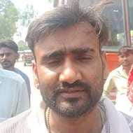 फोटो - 11 झांसी चुंगी पर जाम लगाए किसान, फंसी रोडवेज। संवाद