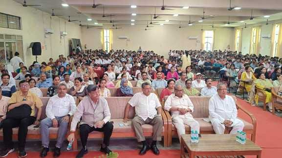 मेरठ कॉलेज में हुआ दीक्षारंभ कार्यक्रम का आयोजन