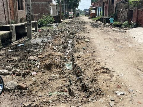 नगर में बन रहा ओवरहेड टैंक। संवाद