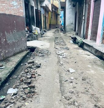 नगर में बन रहा ओवरहेड टैंक। संवाद