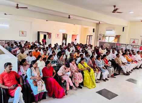 बिल्सी में उपाध्याय की जंयती मनाते भाजपा कार्यकर्ता। संवाद