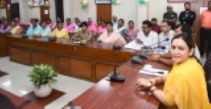 इंदिरा नगर ए ब्लॉक स्थित विकास भवन में पोषण पंचायत कार्यक्रम में पहुंची राज्य महिला आयोग की उपा इंदिरा नगर ए ब्लॉक स्थित विकास भवन में पोषण पंचायत कार्यक्रम में पहुंची राज्य महिला आयोग की उपा