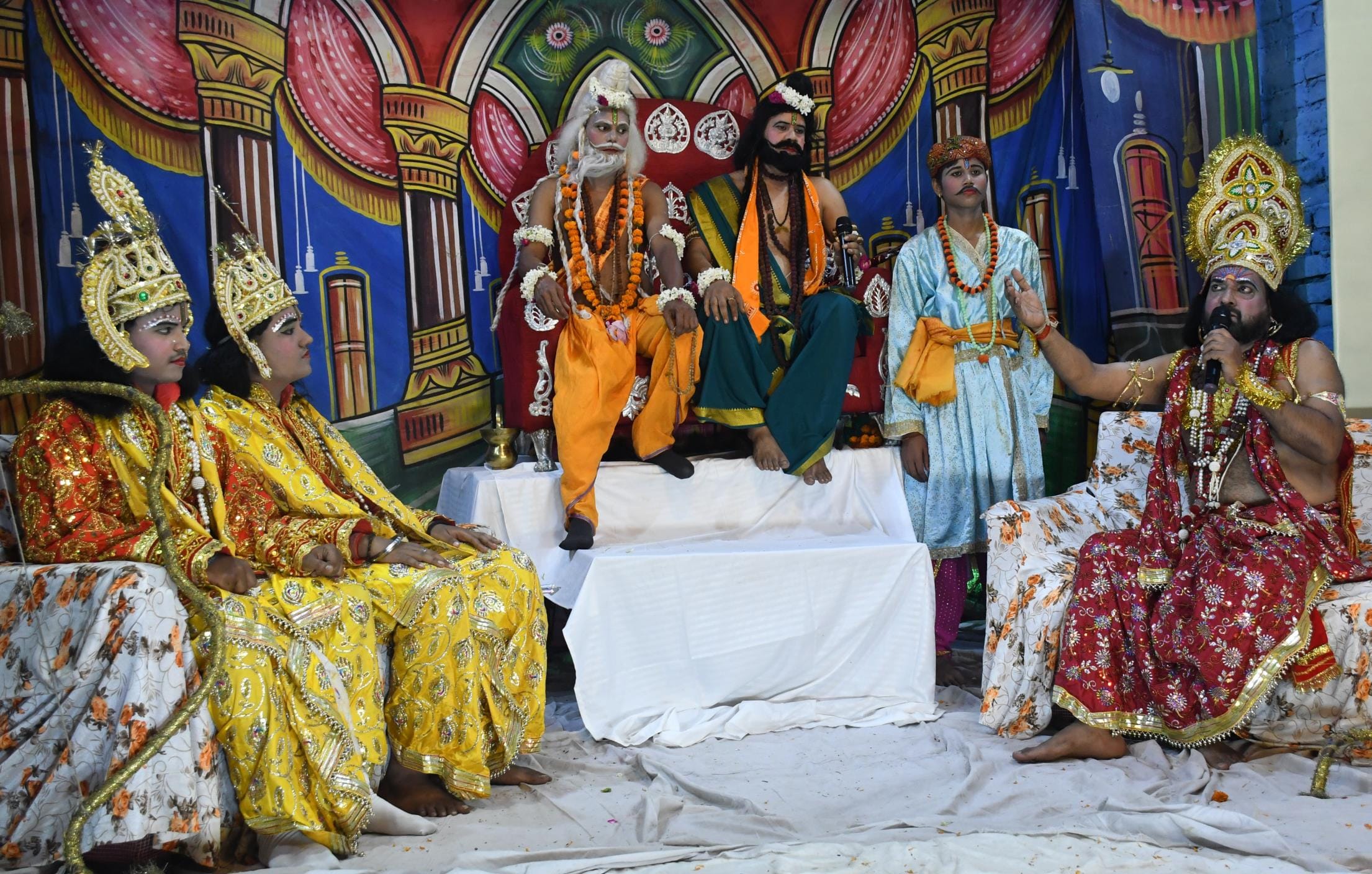 खदरा में श्री जनता रामलीला समिति की ओर से आयोजित 60वें रामलीला महोत्सव में बृहस्पतिवार रात विश् खदरा में श्री जनता रामलीला समिति की ओर से आयोजित 60वें रामलीला महोत्सव में बृहस्पतिवार रात विश्