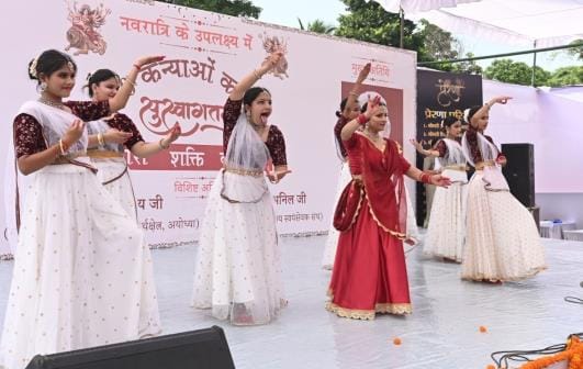राजभवन में बृहस्पतिवार को 5100 कन्याओं का पूजन हुआ। प्रेरणा संस्था के सहयोग से आयोजित कार्यक्रम