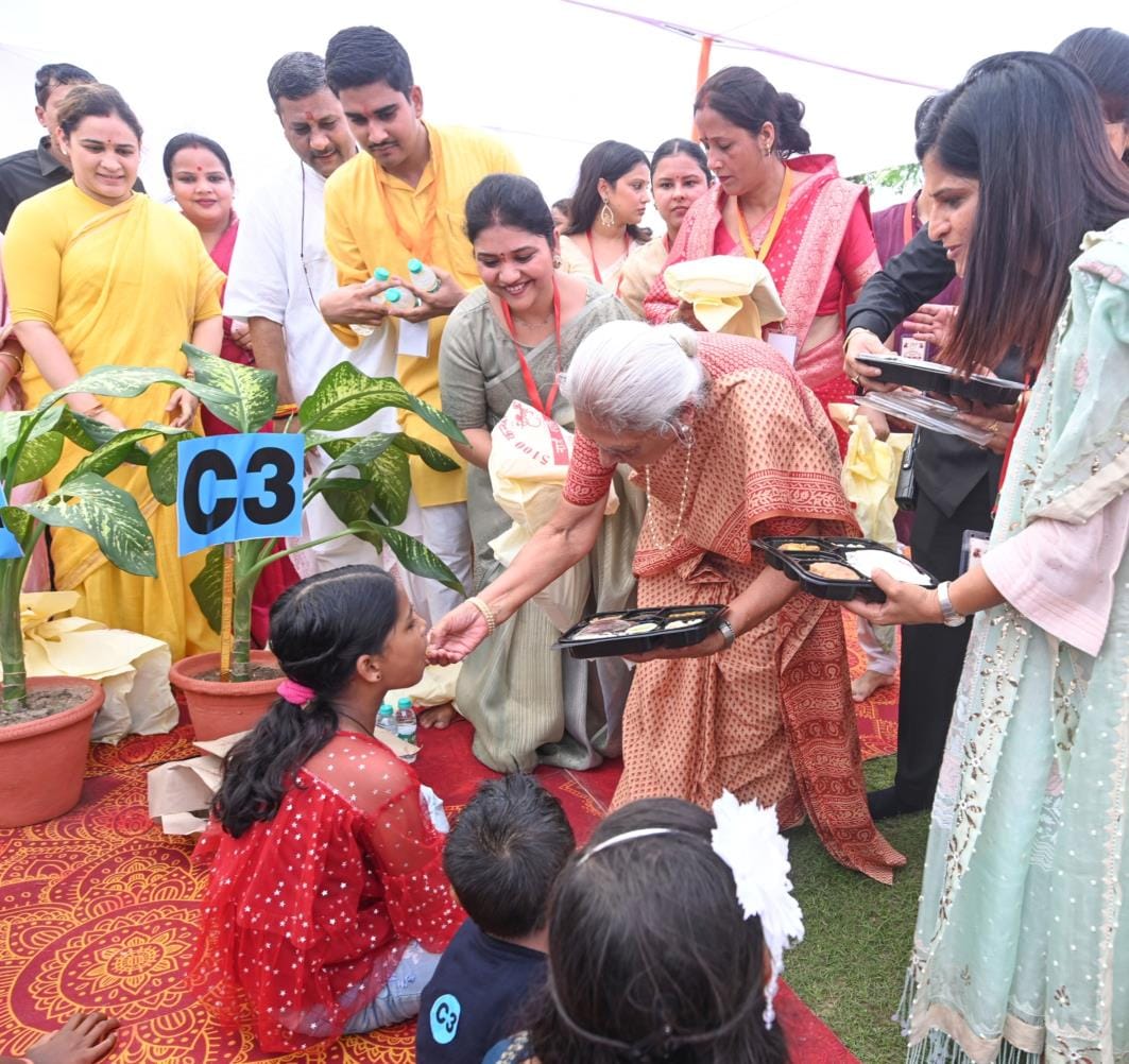 राजभवन में बृहस्पतिवार को 5100 कन्याओं का पूजन हुआ। प्रेरणा संस्था के सहयोग से आयोजित कार्यक्रम