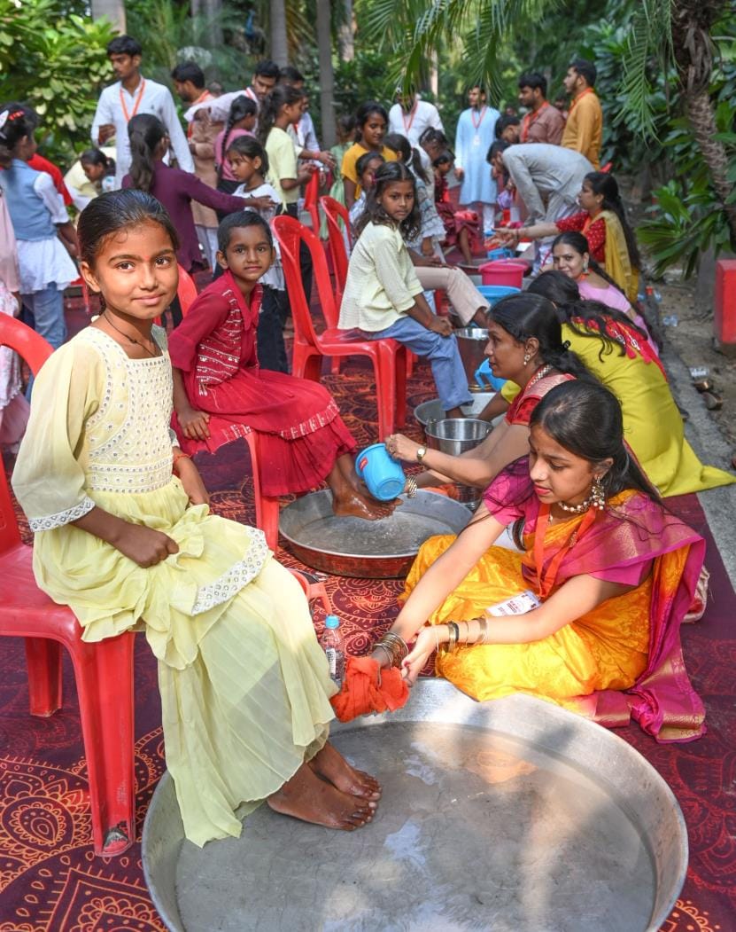 राजभवन में बृहस्पतिवार को 5100 कन्याओं का पूजन हुआ। प्रेरणा संस्था के सहयोग से आयोजित कार्यक्रम