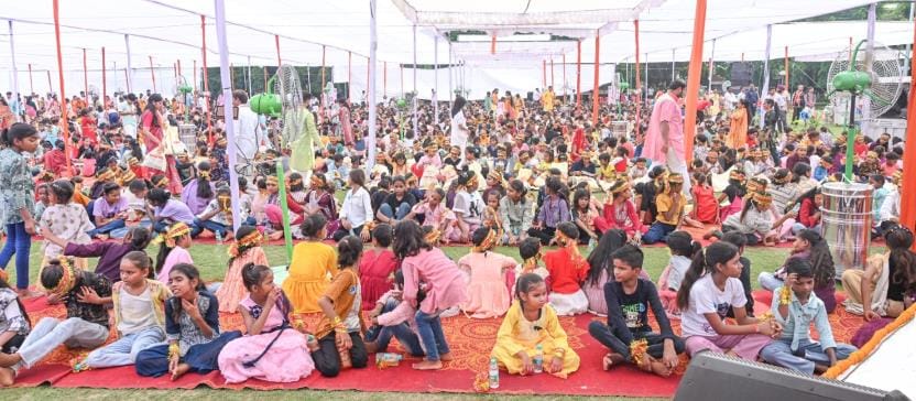 राजभवन में बृहस्पतिवार को 5100 कन्याओं का पूजन हुआ। प्रेरणा संस्था के सहयोग से आयोजित कार्यक्रम