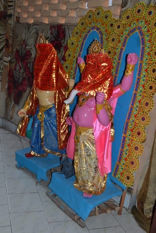 02... बंगाली कालोनी के मंदिर में रखी मां दुर्गा की मूर्ति। संवाद