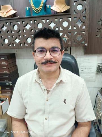 27जेएनडी16 : त्योहारी सीजन में बाजारों में उमड़ी भीड़ । संवाद