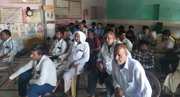 फोटो 02- सोनीपत के खरखौदा के गांव गढ़ी सिसाना में सेवा पखवाड़ा कार्यक्रम के दौरान किसानों को यो फोटो 02- सोनीपत के खरखौदा के गांव गढ़ी सिसाना में सेवा पखवाड़ा कार्यक्रम के दौरान किसानों को यो