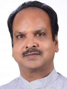 राज किशोर, सराफ