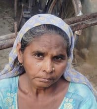 दत्तनगर गांव में निजी अस्पताल में भर्ती बुखार से पीड़ित नजराना दत्तनगर गांव में निजी अस्पताल में भर्ती बुखार से पीड़ित नजराना
