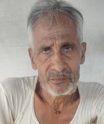 दत्तनगर गांव में निजी अस्पताल में भर्ती बुखार से पीड़ित नजराना दत्तनगर गांव में निजी अस्पताल में भर्ती बुखार से पीड़ित नजराना