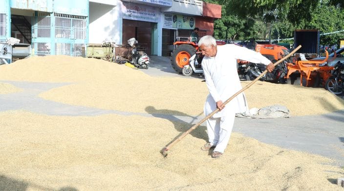 04 आढ़तियों के इस्तेमाल में आने वाला पुराना कांटा। संवाद 04 आढ़तियों के इस्तेमाल में आने वाला पुराना कांटा। संवाद