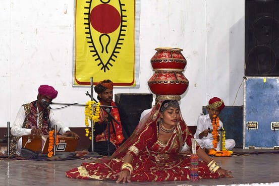 अंबाला छावनी के जीएमएन कॉलेज में आयोजित कार्यक्रम में मौजूद प्राचार्य, स्टाफ व छात्र। प्रवक्ता