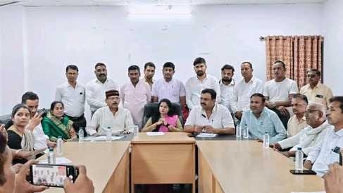 बयान में घमासान