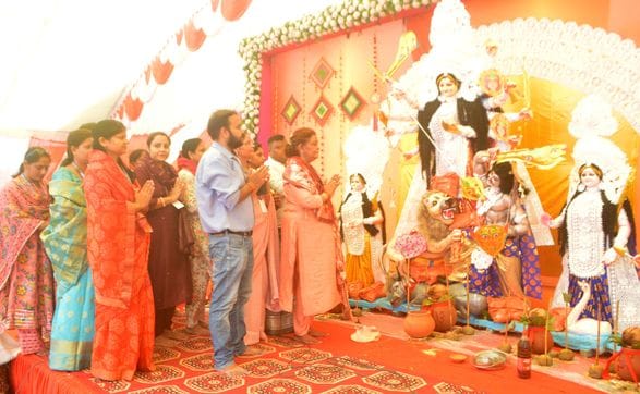फोटो 27: शाहाबाद में श्रीसुंदरकांड का पाठ करते भगवा परिवार के सदस्य। संवाद फोटो 27: शाहाबाद में श्रीसुंदरकांड का पाठ करते भगवा परिवार के सदस्य। संवाद