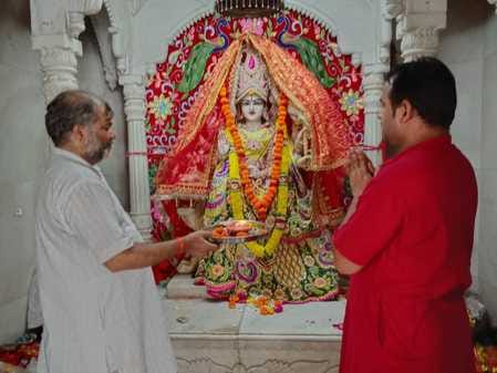 फोटो 27: शाहाबाद में श्रीसुंदरकांड का पाठ करते भगवा परिवार के सदस्य। संवाद फोटो 27: शाहाबाद में श्रीसुंदरकांड का पाठ करते भगवा परिवार के सदस्य। संवाद