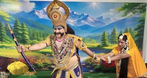 रुद्र बालाजी धाम पर मातारानी की पूजा करते भक्त। स्रोत: मंदिर कमेटी रुद्र बालाजी धाम पर मातारानी की पूजा करते भक्त। स्रोत: मंदिर कमेटी
