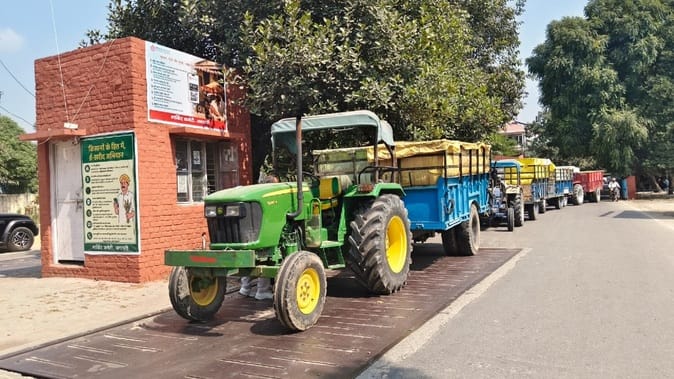 उठान नहीं होने पर धान से अटी जगाधरी की अनाज मंडी। संवाद उठान नहीं होने पर धान से अटी जगाधरी की अनाज मंडी। संवाद