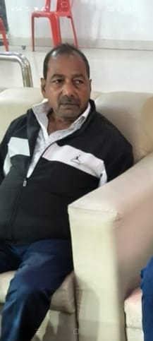 कप्तानगंज में कार की टक्कर से बाइक सवार की मौत के बाद जुटे स्थानीय लोग व परिजन- संवाद