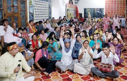 कुरुक्षेत्र। मां भद्रकाली में दर्शनों के लिए उमड़ी श्रद्धालुओं की भीड़। संवाद कुरुक्षेत्र। मां भद्रकाली में दर्शनों के लिए उमड़ी श्रद्धालुओं की भीड़। संवाद