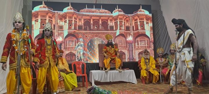 शहर में इन दिनों सभी रामलीलाओं का मंचन शुरू हो चुका है। रविवार को कहीं राम जन्म तो कहीं राम वन शहर में इन दिनों सभी रामलीलाओं का मंचन शुरू हो चुका है। रविवार को कहीं राम जन्म तो कहीं राम वन