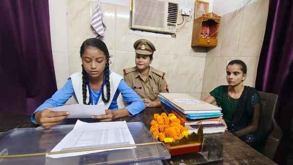 शिकायत सुनती एक दिन की कोतवाल सोनाक्षी गुप्ता।संवाद शिकायत सुनती एक दिन की कोतवाल सोनाक्षी गुप्ता।संवाद