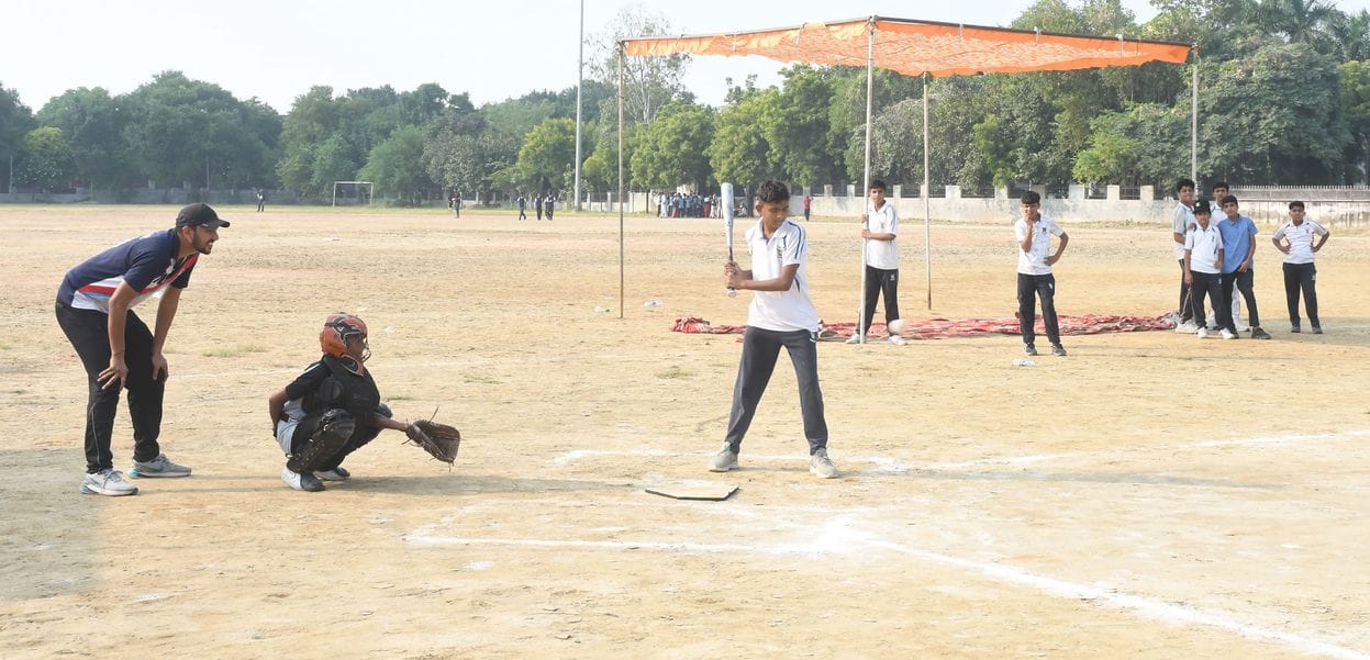 47 रोहतक के जेड ग्लोबल स्कूल में आयोजित राज्य स्तरीय स्कूली स्केटिंग प्रतियोगिता में अभ्यास कर 47 रोहतक के जेड ग्लोबल स्कूल में आयोजित राज्य स्तरीय स्कूली स्केटिंग प्रतियोगिता में अभ्यास कर