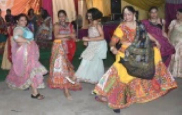 डांडिया उत्सव में दिखा भक्ति और संस्कृति का अद्भुत संगम डांडिया उत्सव में दिखा भक्ति और संस्कृति का अद्भुत संगम