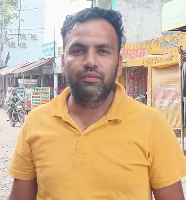 फोटो संख्या:-55 महेंद्रगढ़ रेलवे स्टेशन जर्जर अवस्था में मार्ग---संवाद