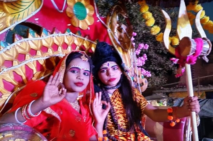 खुटार के रामलीला मेले से निकली शिव बरात में भगवान विष्णु के स्वरुप में कलाकार। संवाद खुटार के रामलीला मेले से निकली शिव बरात में भगवान विष्णु के स्वरुप में कलाकार। संवाद