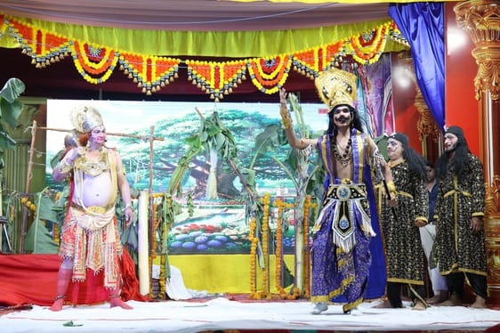 लाडवा। रामलीला का मंचन करते कलाकार। विज्ञप्ति लाडवा। रामलीला का मंचन करते कलाकार। विज्ञप्ति