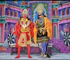 रावण के दरबार में विभीषण अपनी बात रखते हुए। संवाद