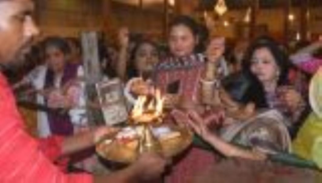 दुर्गा पूजा में भक्ति व संस्कृति का अद्भुत संगम