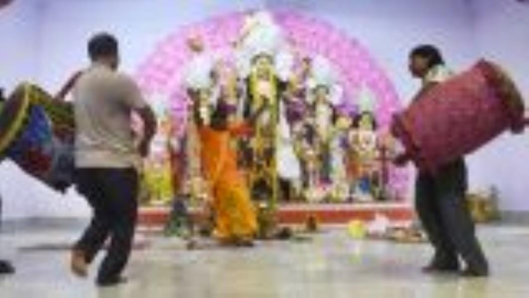दुर्गा पूजा में भक्ति व संस्कृति का अद्भुत संगम