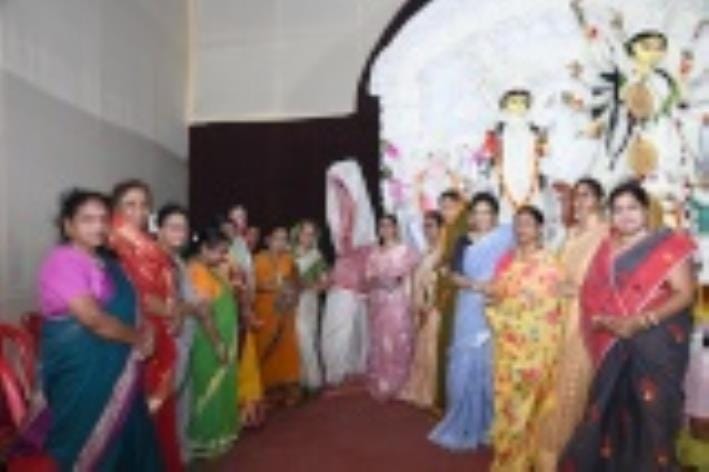 दुर्गा पूजा में भक्ति व संस्कृति का अद्भुत संगम