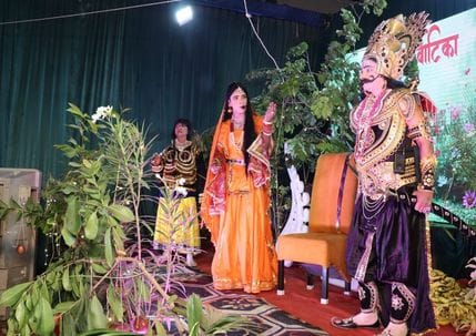 30जेएनभी33-हनुमान को बंदी बनाए हुए मेघनाथ। स्रोत आयोजक 30जेएनभी33-हनुमान को बंदी बनाए हुए मेघनाथ। स्रोत आयोजक