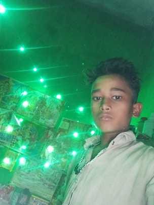 घायलों को एंबुलेंस से उतारती अस्पताल की टीम। संवाद घायलों को एंबुलेंस से उतारती अस्पताल की टीम। संवाद