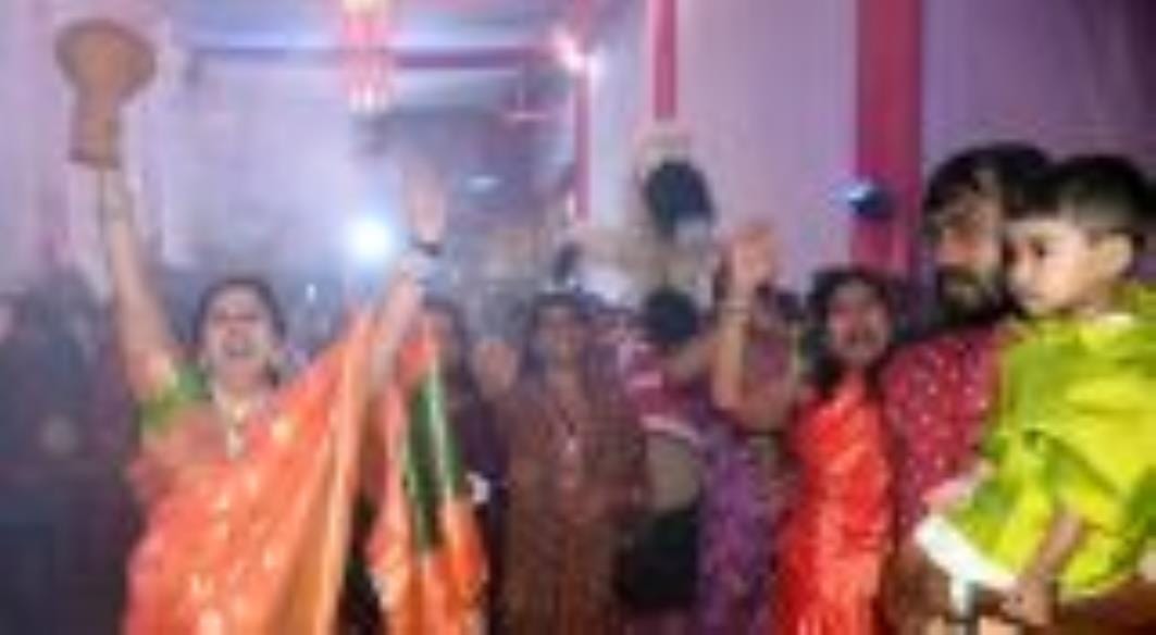 जगतजननी मां दुर्गा की आराधना के विशेष पर्व शारदीय नवरात्र की अष्टमी पर मां के अष्टम स्वरूप देवी
