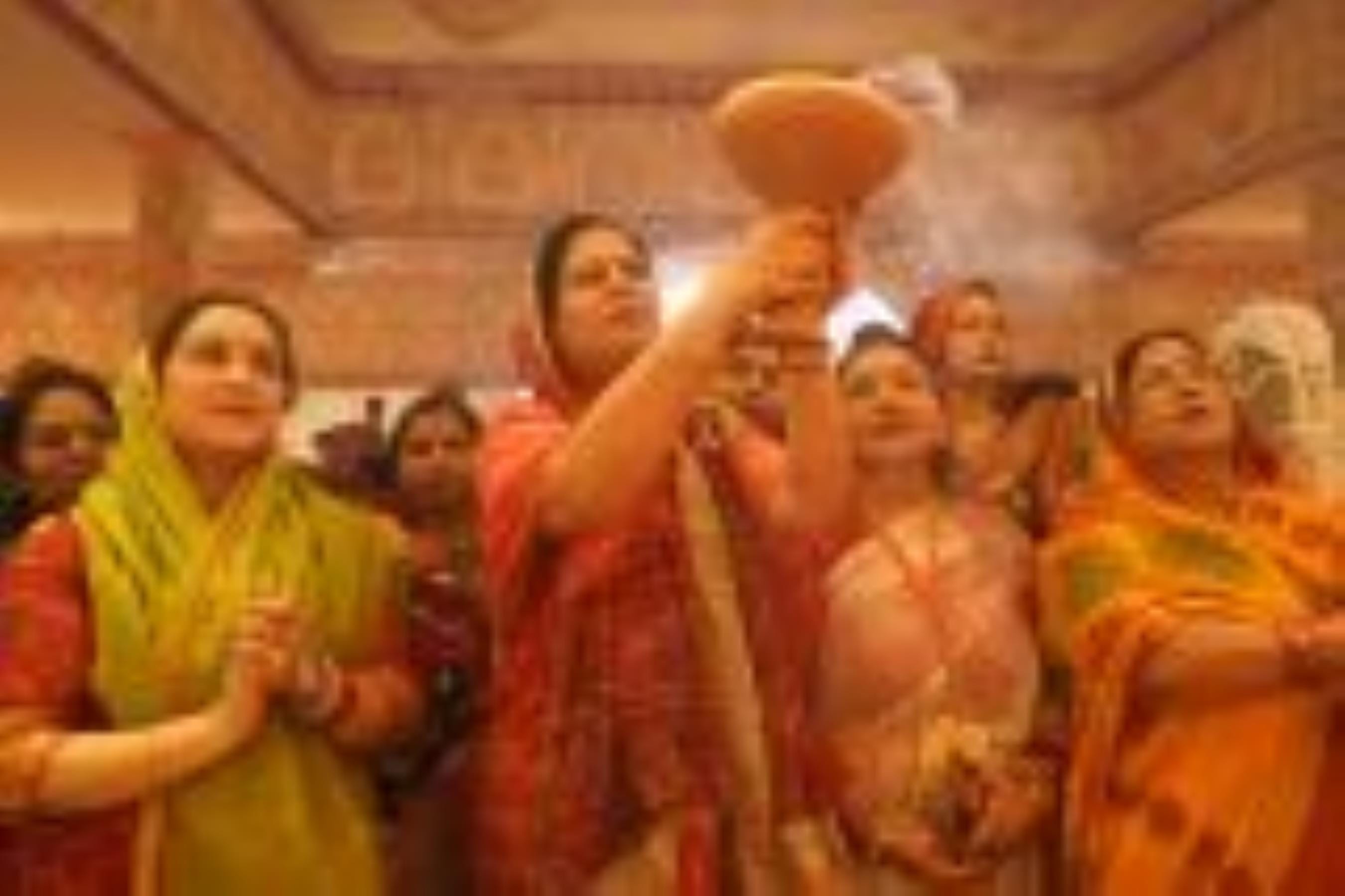 जगतजननी मां दुर्गा की आराधना के विशेष पर्व शारदीय नवरात्र की अष्टमी पर मां के अष्टम स्वरूप देवी