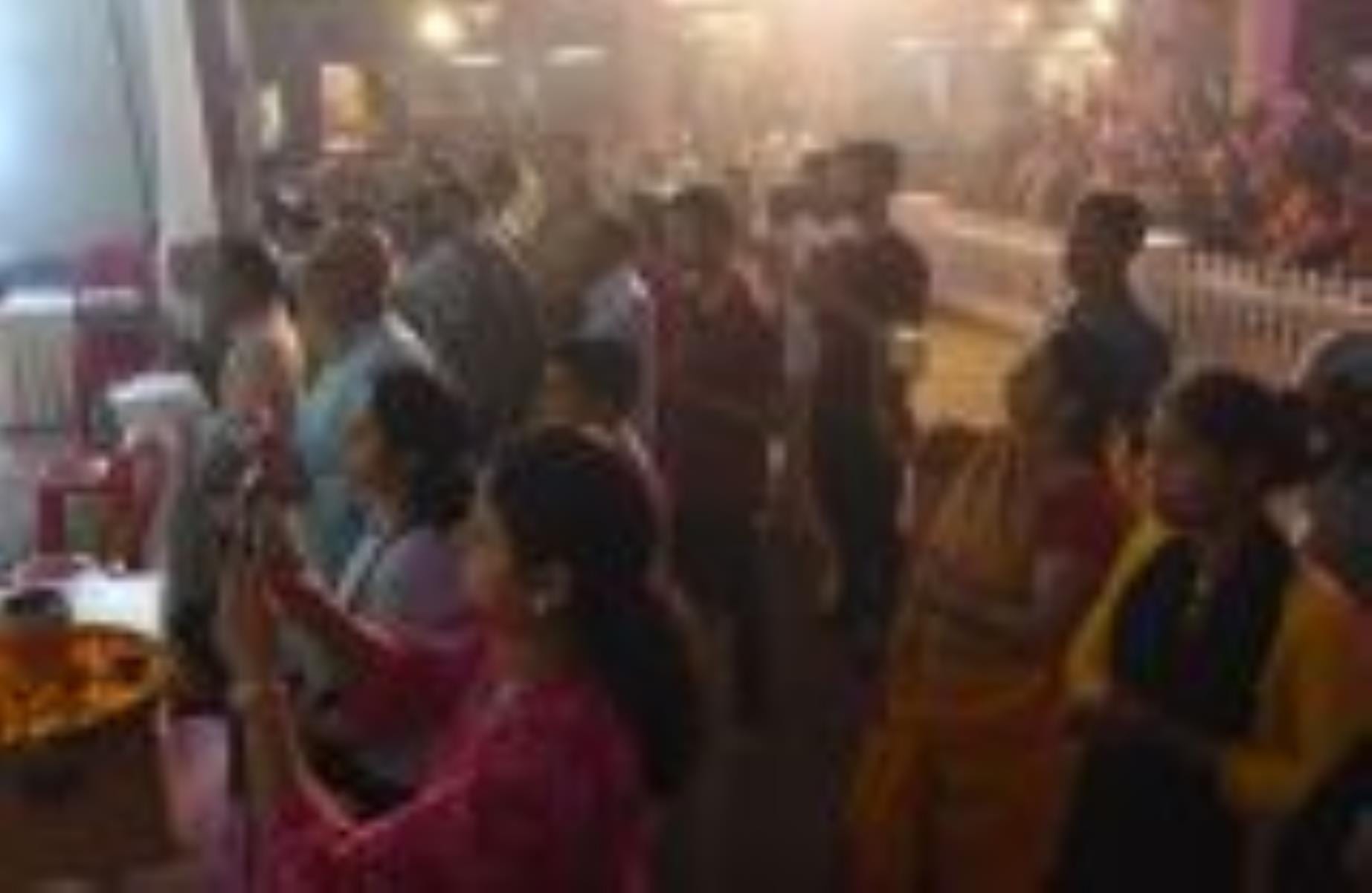 जगतजननी मां दुर्गा की आराधना के विशेष पर्व शारदीय नवरात्र की अष्टमी पर मां के अष्टम स्वरूप देवी
