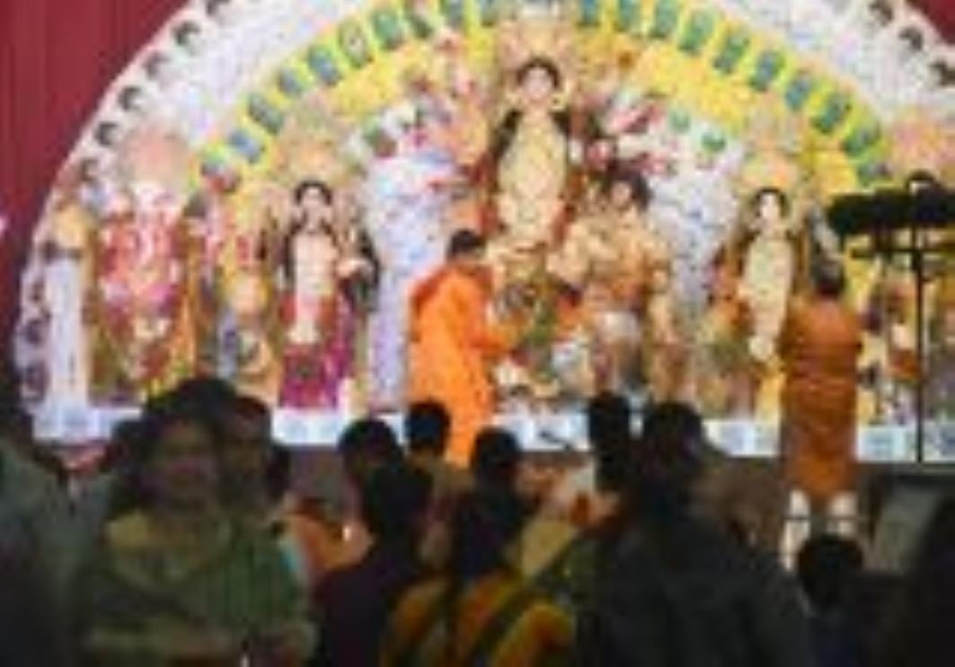 जगतजननी मां दुर्गा की आराधना के विशेष पर्व शारदीय नवरात्र की अष्टमी पर मां के अष्टम स्वरूप देवी
