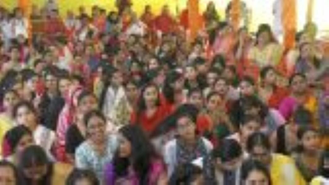  निराला नगर स्थित श्री रामकृष्ण मठ में श्रीश्री दुर्गोत्सव महोत्सव की इन दिनों धूम है। 