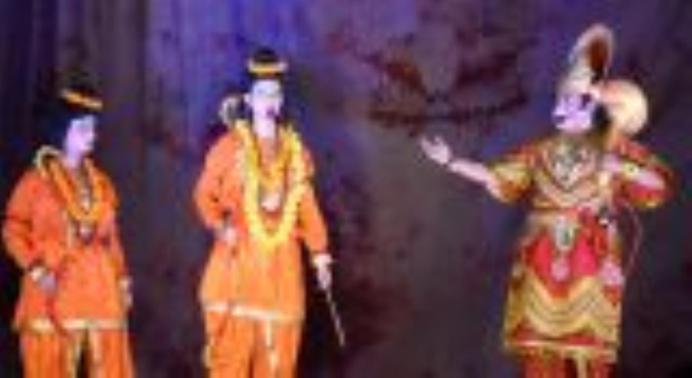 राजधानी में रामलीलाओं के मंचन के दौरान कहीं सीता स्वयंवर में राम के हाथ लगाते ही शिव का धनुष टू राजधानी में रामलीलाओं के मंचन के दौरान कहीं सीता स्वयंवर में राम के हाथ लगाते ही शिव का धनुष टू