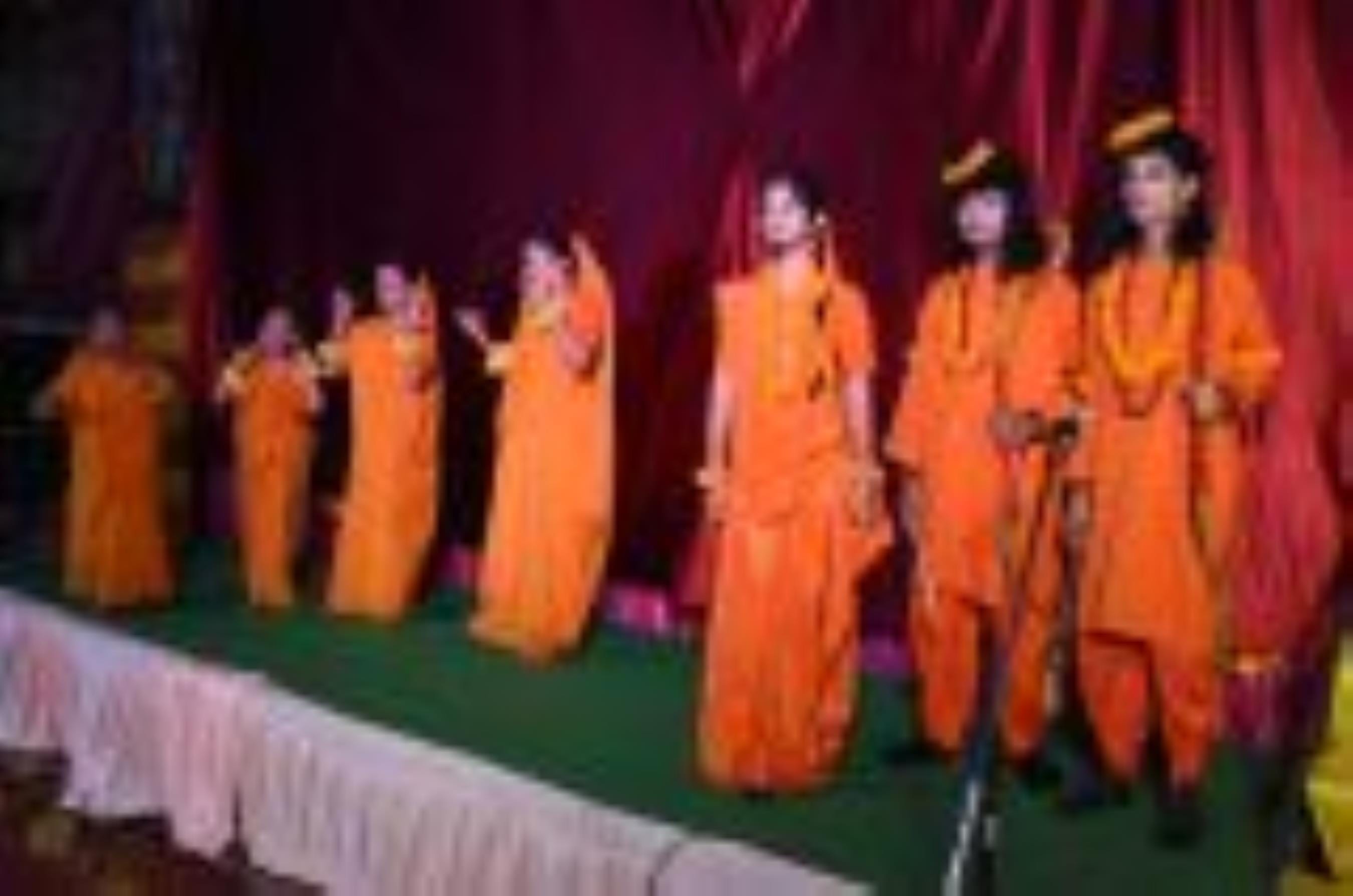 राजधानी में रामलीलाओं के मंचन के दौरान कहीं सीता स्वयंवर में राम के हाथ लगाते ही शिव का धनुष टू राजधानी में रामलीलाओं के मंचन के दौरान कहीं सीता स्वयंवर में राम के हाथ लगाते ही शिव का धनुष टू