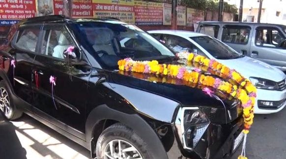 चौपहिया वहन बिक्री में तेजी