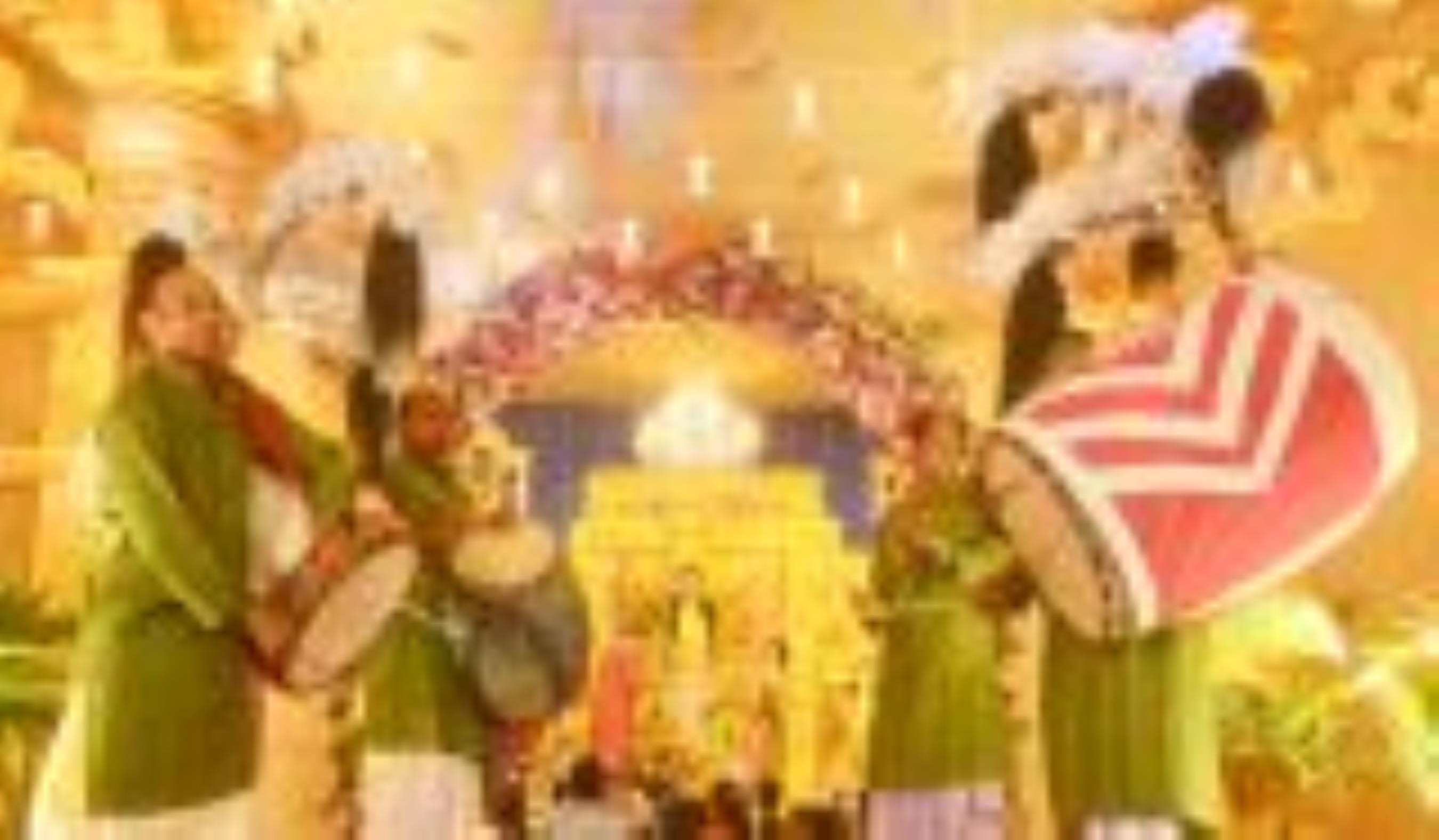 नवरात्र के आखिरी दिन महानवमी पर बुधवार को मां दुर्गा के पूजा पंडालों भक्तों की भीड़ उम़ड़ी रही।