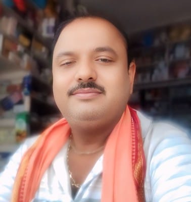 पुराने एसपी बंगला के पास नगर पालिका द्वारा गिराया जा रहा कूड़ा। संवाद